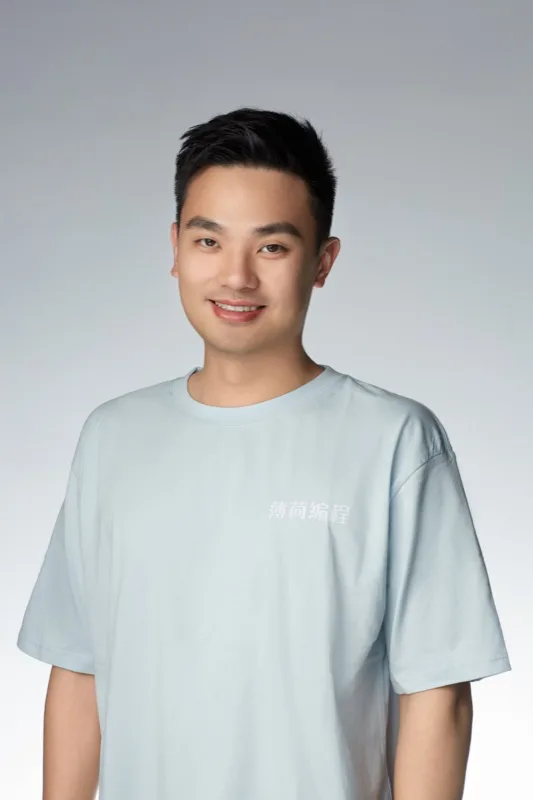 黄博文 - 创始人 / 首席技术官